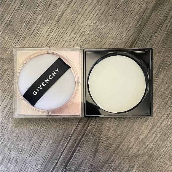 Givenchy Prisme Libre Loose Powder - Picture 2 of 5
